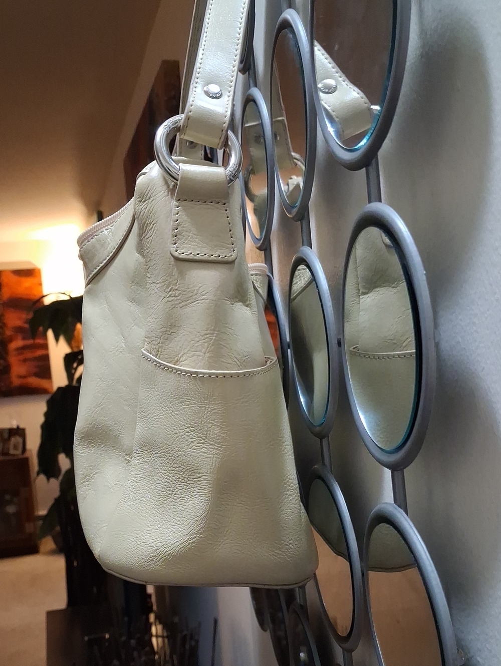 KENNETH COLE CREAM LEATHER Handbag - Picture 4 of 11